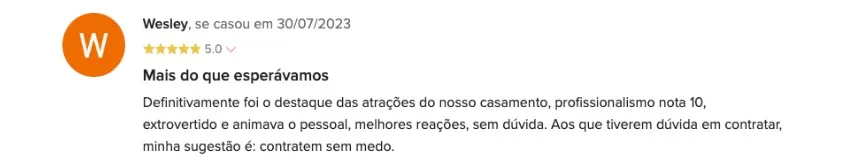 Anfitrão satisfeito com o trabalho do caricaturista André Valvassori em casamento no ABC Paulista